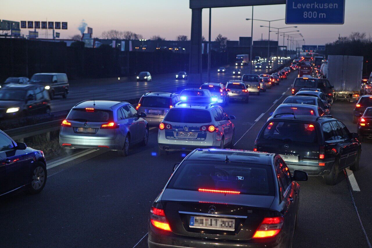 Rettungsgasse bilden